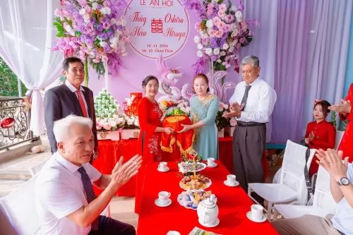 ベトナムで日本人との結婚式　ハロン湾ツアー6時間　ハノイ市内観光